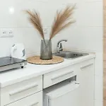 Apartment Smart з ремонтом дешево в центрі пл теодора 5 *