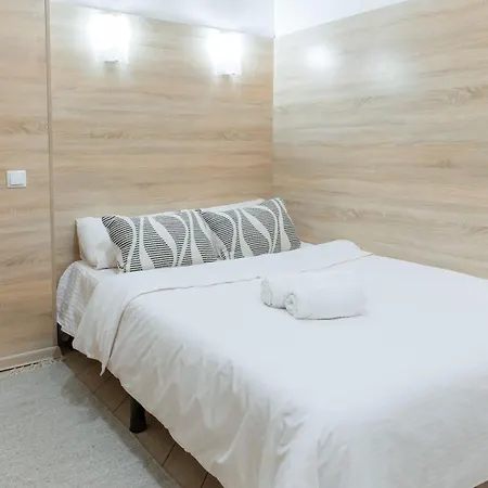 Apartment Smart з ремонтом дешево в центрі пл теодора 5 *